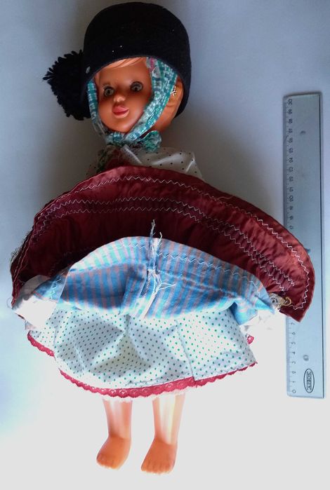 Boneca nazarena com cerca de 30 cm de atura. Ver descrição