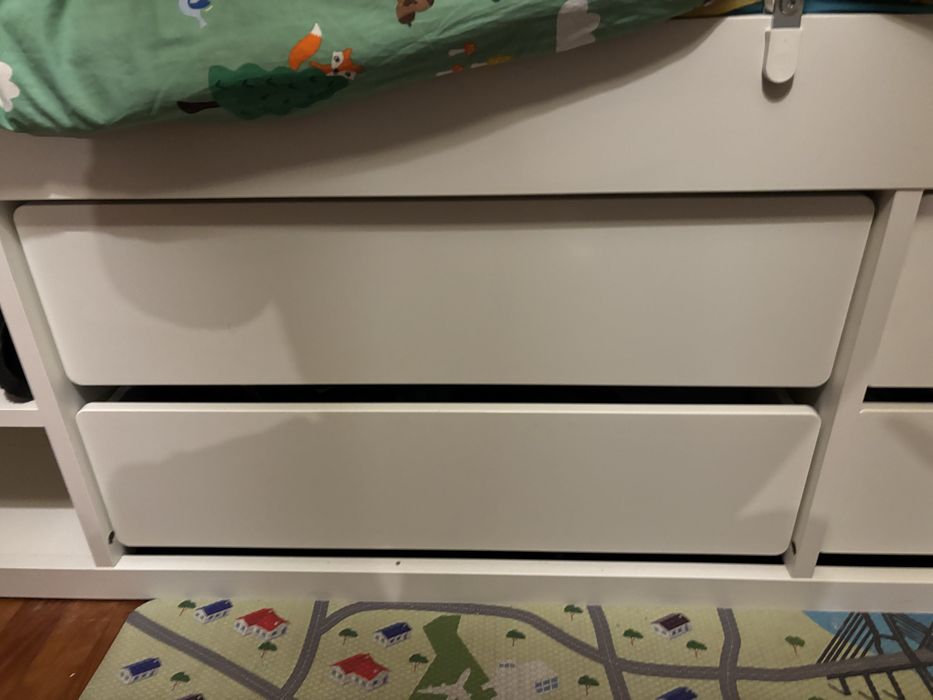 Cama SLAKT com colchao COMO NOVA