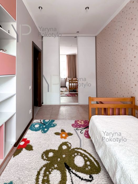 Оренда 3к квартири з власним подвірʼям та паркомісцем