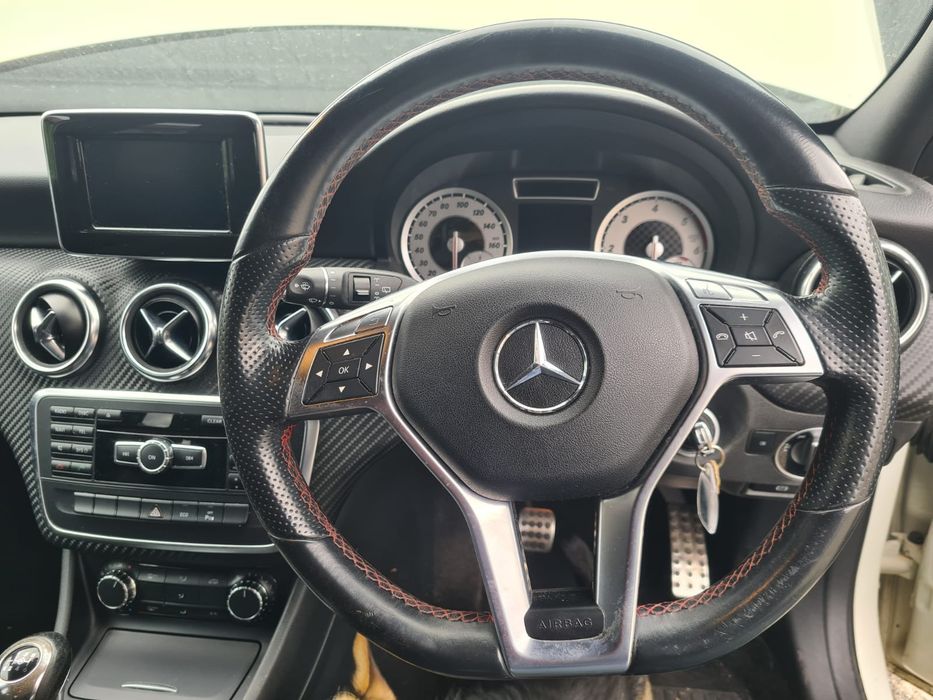 Kierownica wersja AMG, czerwona nić plus poduszka Mercedes W176 Klasa A 12-18R