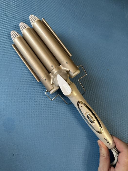 Плойка для волосся  Gemei, на три хвилі.