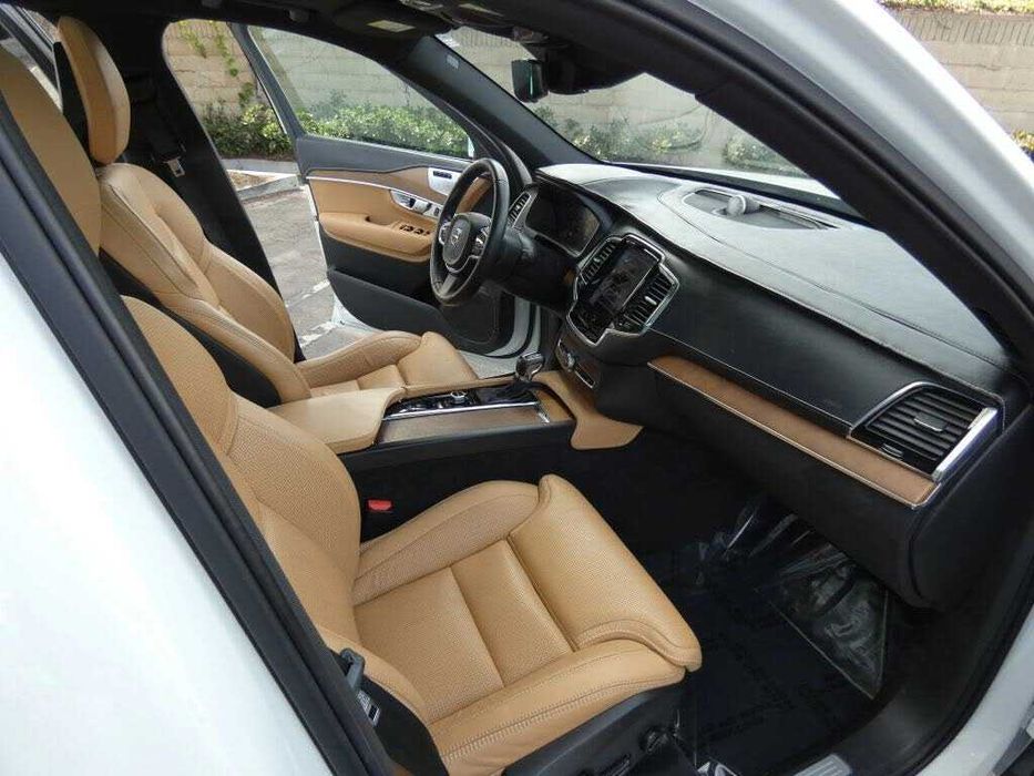 Volvo XC90 2017 inscription