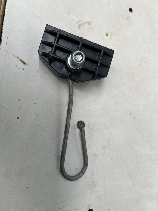 Зажим підтримуючий П1 для кабелів діаметром 4-8 мм