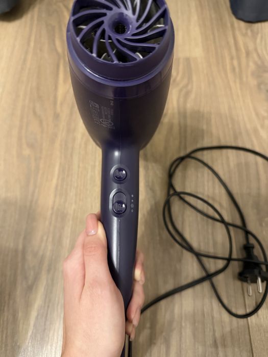 Продам Фен Philips