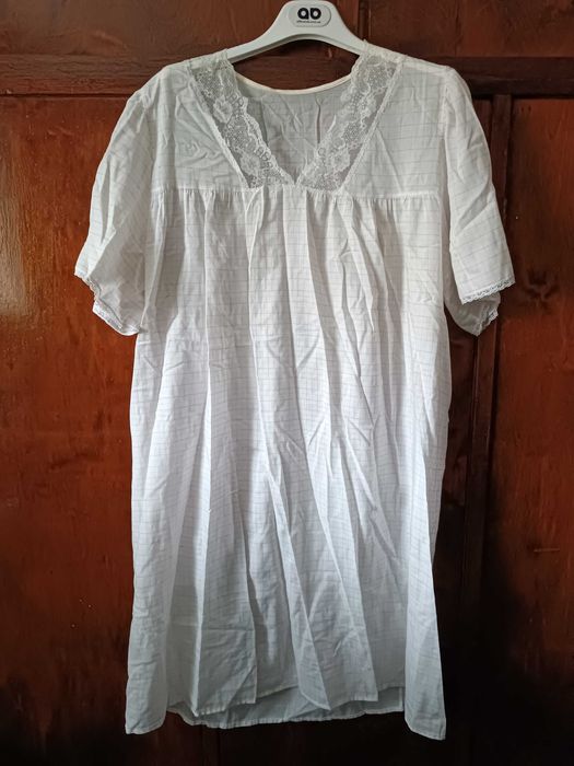 Нічна сорочка, білизна для сну з тонкого ніжного батисту
