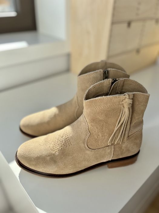 Botas em camurça bege tam 36