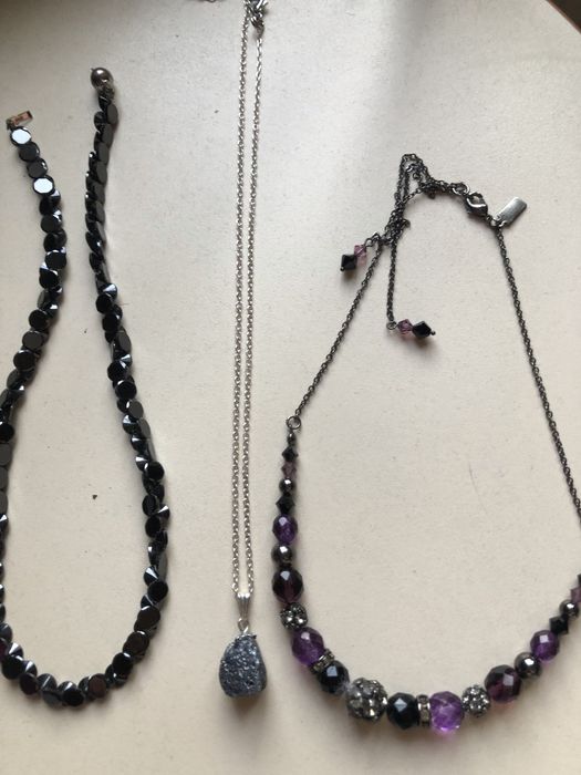 Знак масонів, краватка -  боло та сережки