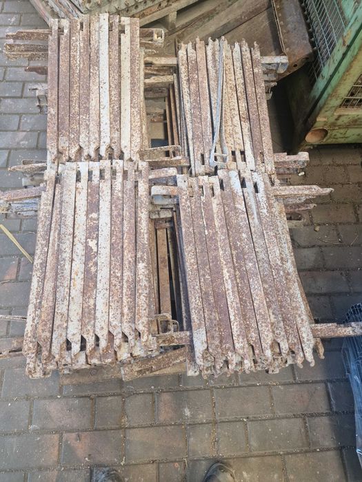 Gravata espanhola usada