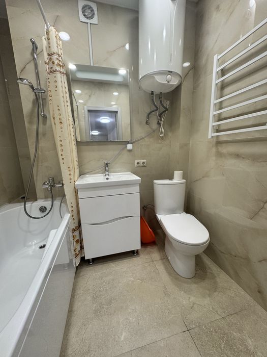 Здам подобово 2 кімнатну квартиру в центрі міста  сучасний ремонт