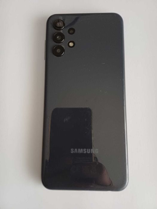 Samsung Galaxy A13 desbloqueado, em muito bom estado e a funcionar perfeitamente.