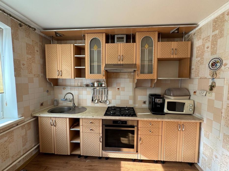Продам кухню (витяжка і мийка в ціні)
