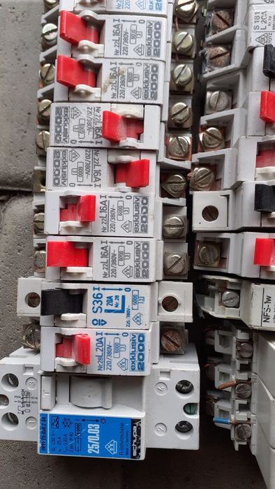 Okazja 37szt wylaczniki nadprądowe