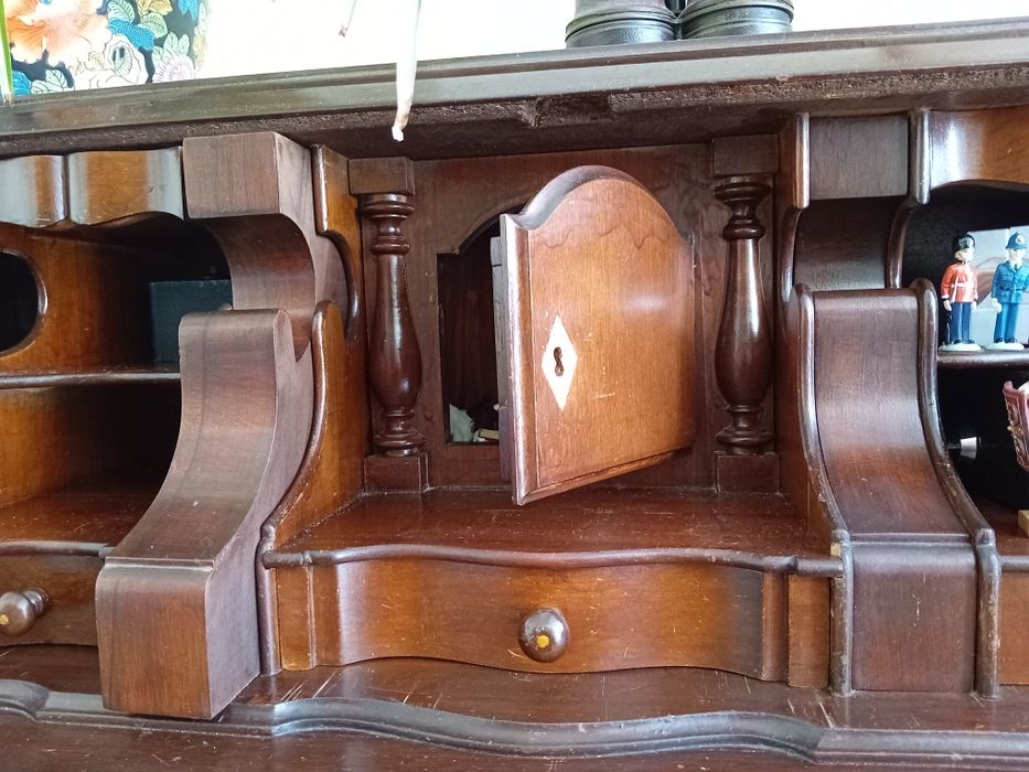 Escrivaninha madeira maciça com três segredos