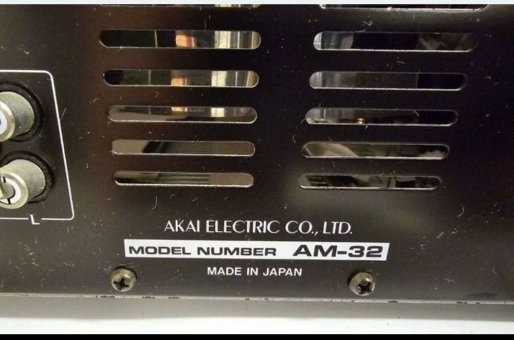 Wzmacniacz Akai AM-32, 2*80 w. Made in Japan .