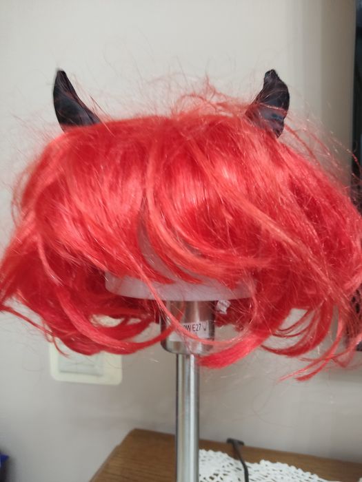 Peruka diabełek Halloween