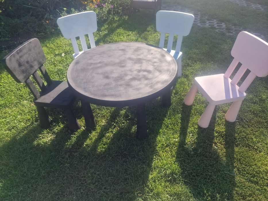 Stolik I 4 krzesełka