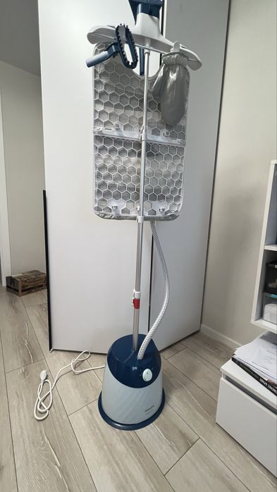 Відпрарювач - праска вертикальна Philips GC527