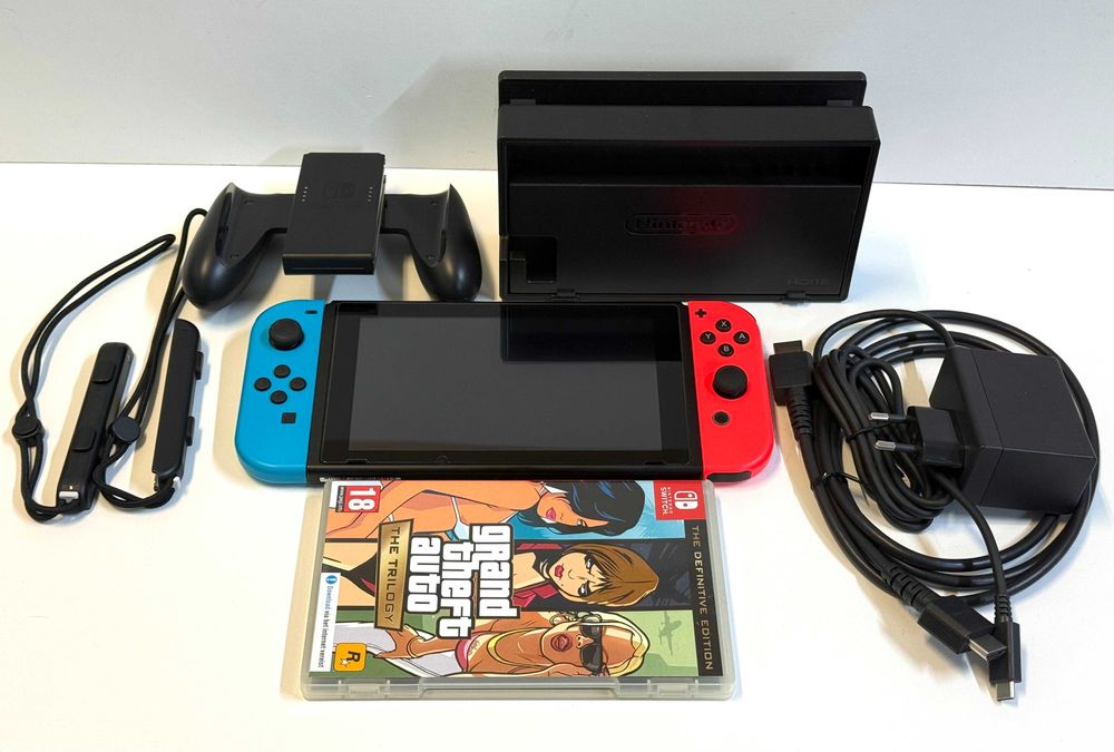 Konsola NINTENDO Switch HAC-001 Kontroler Czerwono-niebieski