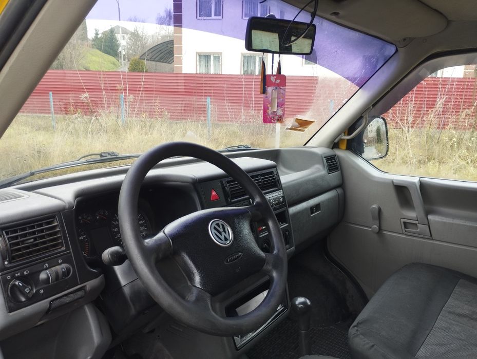 Фольксваген транспортер т-4   2002 року випуску, пасажир 9 місць