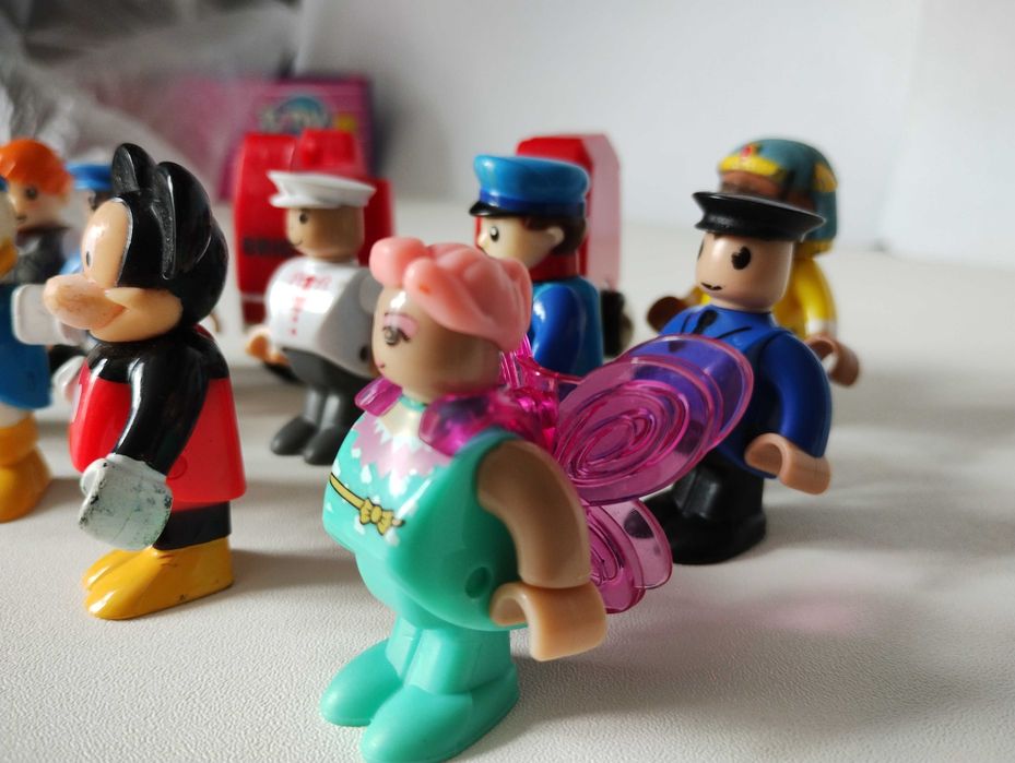 10 Figurek Brio Kaczor Donald Myszka Mickey i wagonik