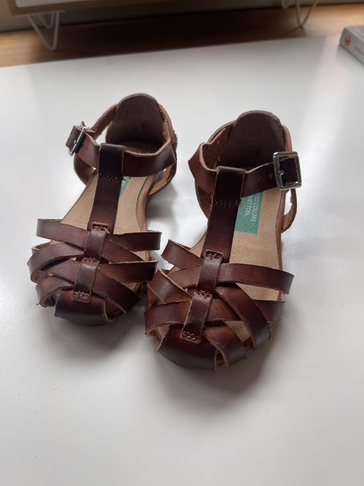 Sandália/sapato menina Benetton T21 como novas