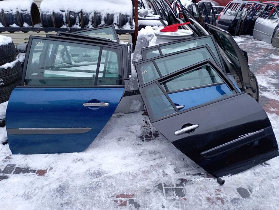 Дверь задняя правая/левая В різних кольорах RENAULT MEGANE 2