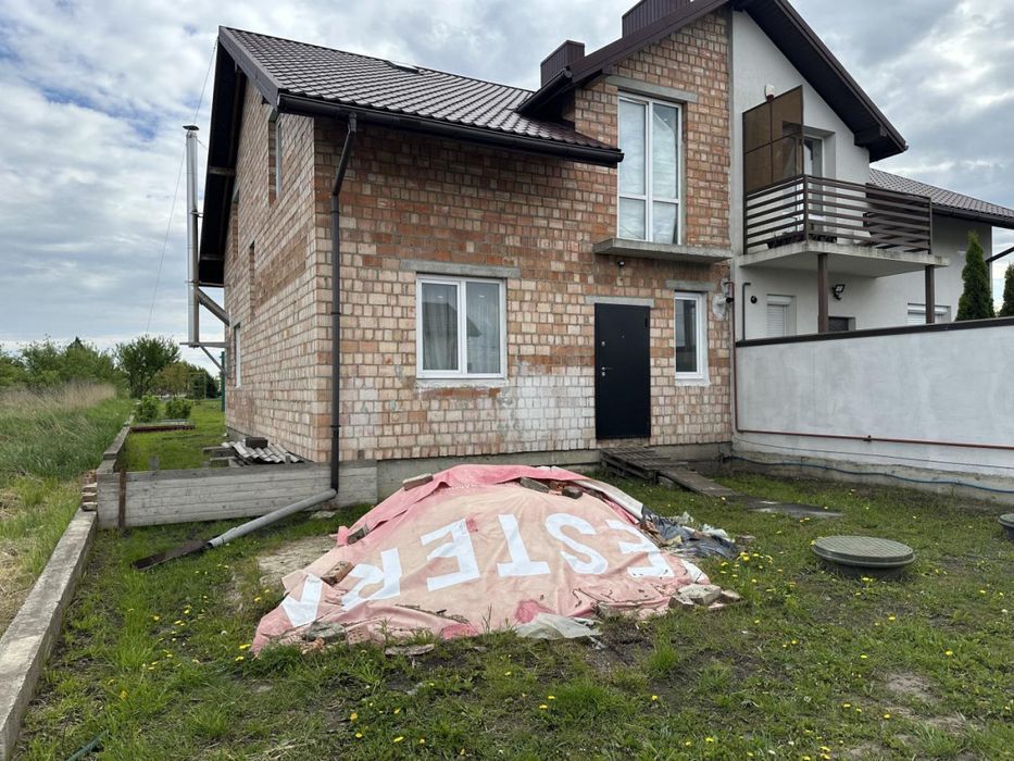 Продаж котеджу 140 м.кв. в Зубрі