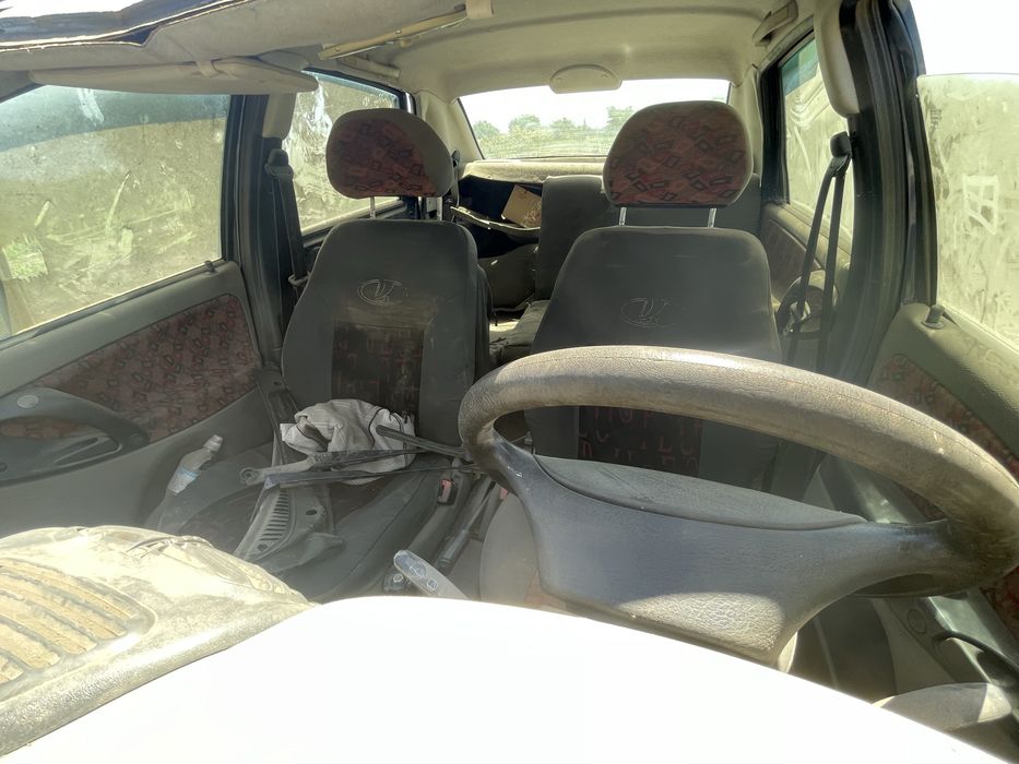 Лада калина 1118 після серйозного ДТП по документам все нормально по мотору,радіатору,ходовкі питань немає а кузов потребує заміни/реставрації