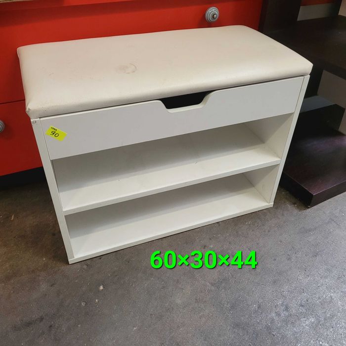 Szafka na buty z siedziskiem. Możliwy transport