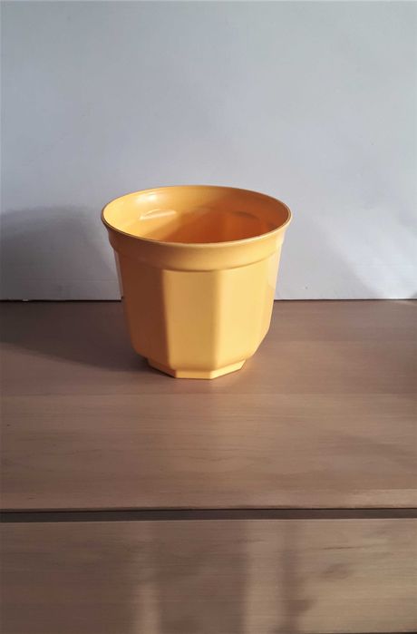 duża doniczka plastikowa donica