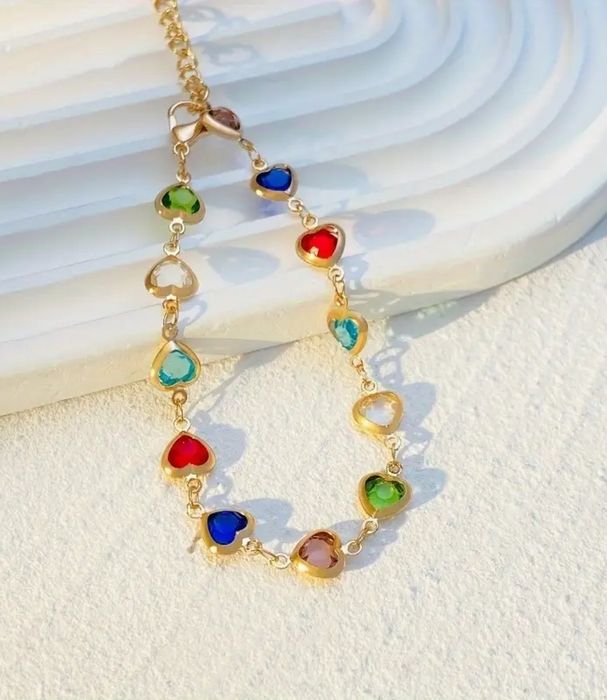 Bransoletka w kolorowe serduszka