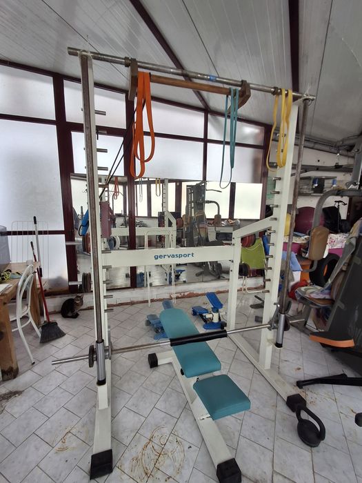 Equipamento diverso de ginásio