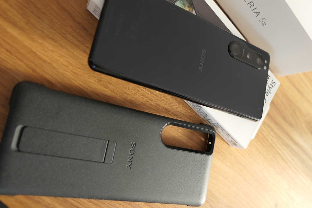 Smartfon Sony Xperia 5 III czarny + ładowarka + oryg. etui XQZ-CBBQ