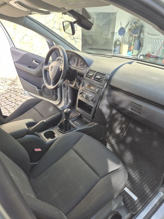 Mercedes Benz A150 - Nacional - Poucos Kms