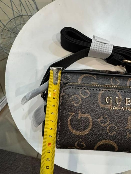 Сумка GUESS saffron mini top zip crossbody brown. Оригінал