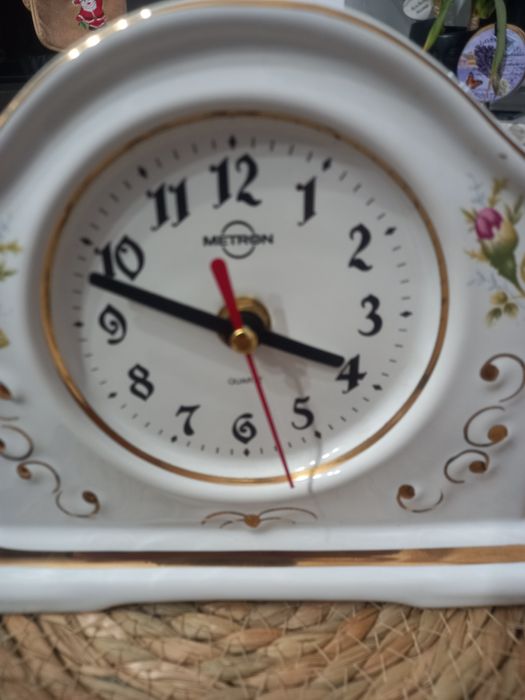 Zegar  Metron      .