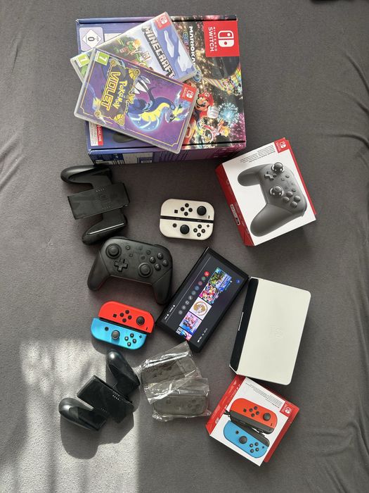 Nintendo Switch Oled+4 joy con+1 pro controller