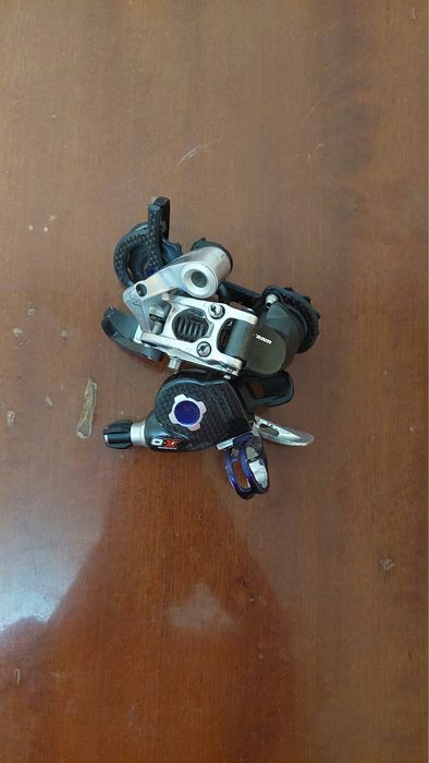 Продам запчастини до велосипеда обода,амортизатор,тормоза,перекидки.