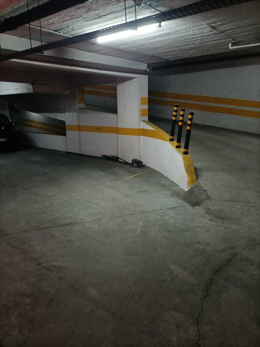 Arrendamento de Garagem na rua Manuel Rodrigues da Silva