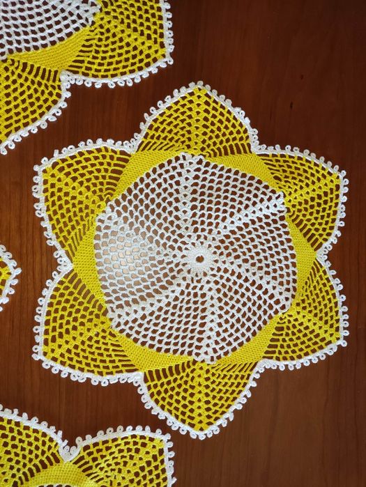 Conjunto de 4 Naperons novos em Crochet feitos à mão.