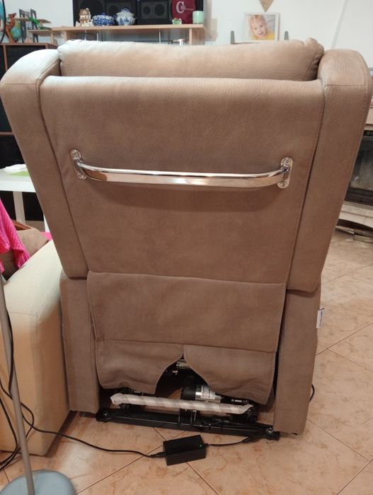 0: Cadeirão articulado automático (como novo)
