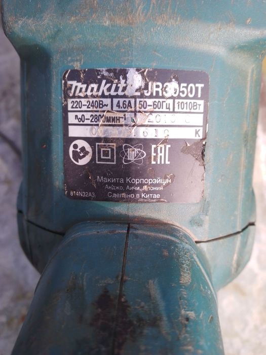 Продам сабельну пилу макіта