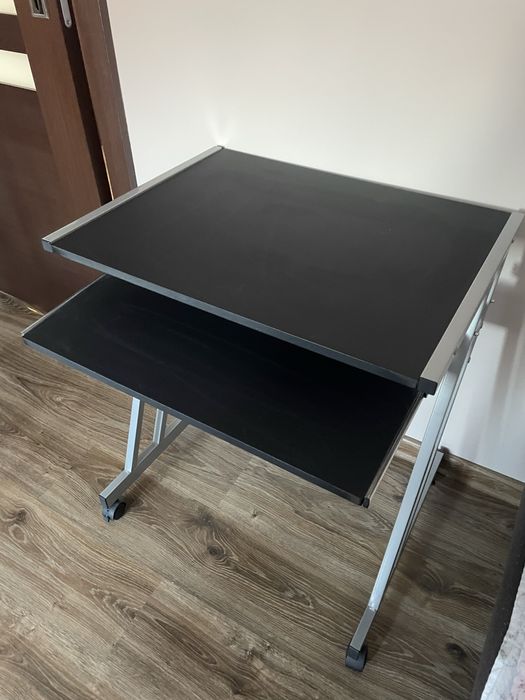 Stolik pod laptopa