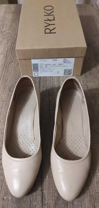 Buty Ryłko roz. 36  -beżowe