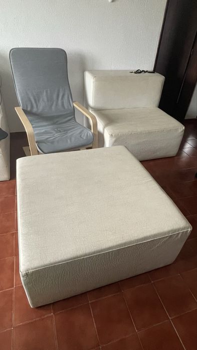 Puff quadrado e branco