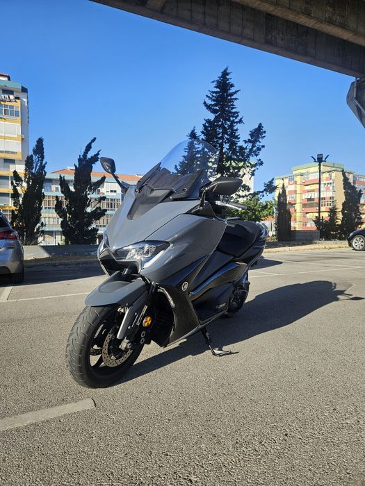 TMAX 560 TECH MAX ( 8400km ) Possibilidade de Financiamento
