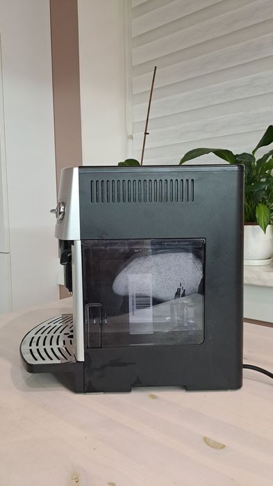 Кавомашина Delonghi Magnifica.