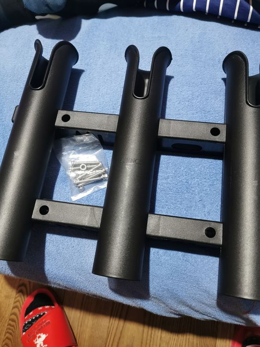 Uchwyt na wędki do łódki