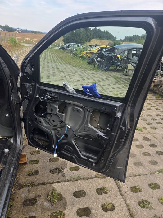 Drzwi przód tył prawe lewe nissan navara D40 KAP K669
