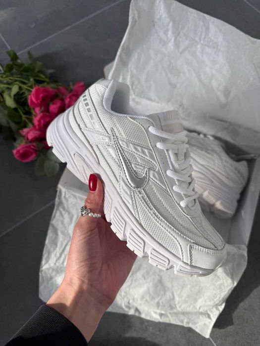 Жіночі кросівки Nike Initiator білі | женские кроссовки Nike Initiator